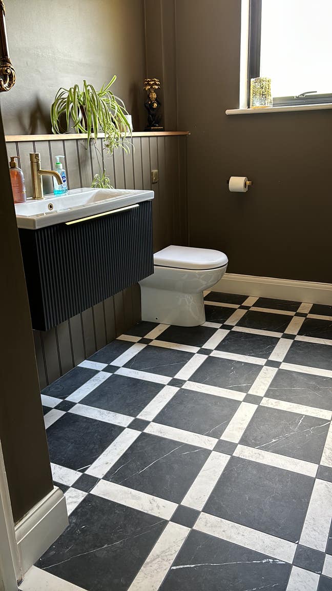 Ensuite room/ prominent location: manningtree Main Photo