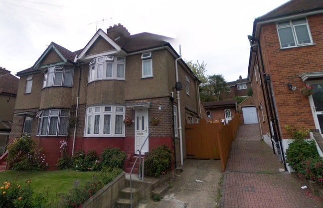 Room share with a girl in Highwycombe Main Photo