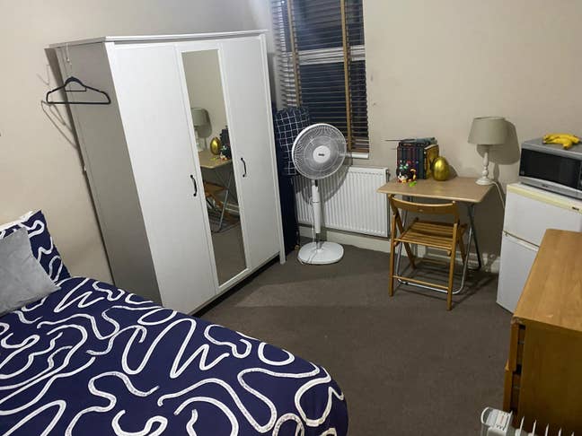 Comfort Meets Convenience - 6 Min walk to Jubilee Main Photo