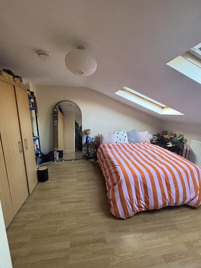 Large and bright double room in Finsbury Park Main Photo