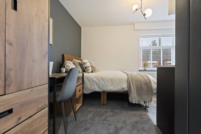 Luxury Ensuite in a Brand-New Home – Rugby Main Photo