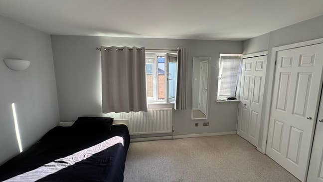 Luxurious ensuite double at Three Bridges 01/11/25 Main Photo