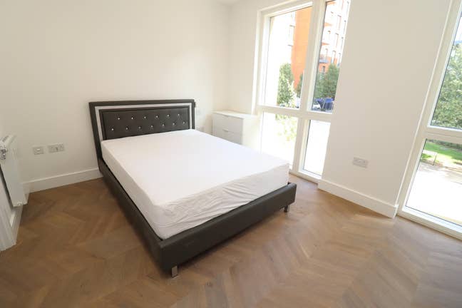 3 Rooms Modern  Available Now at SE3 Main Photo