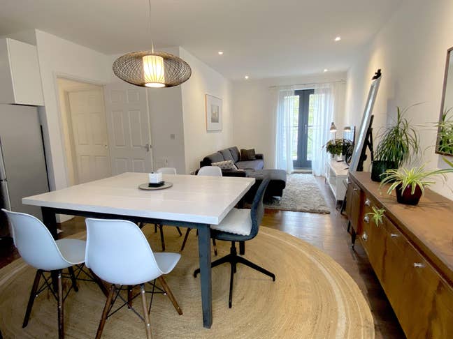 Immaculate light, airy 2 bedroom 2 bathroom fiat Main Photo