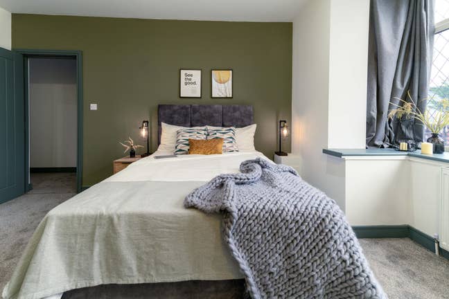  Large Ensuite Rooms | Stylish | Great Location Main Photo
