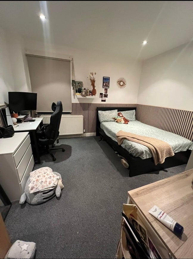 Furnished Double Room  Main Photo