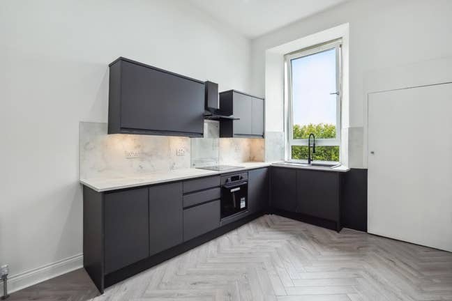 4 bedroom flat  Main Photo