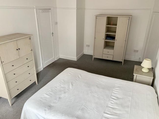 Spacious room, prime location zone 2, Bermondsey Main Photo