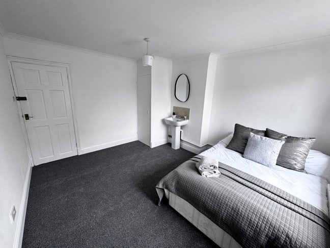✨ Stunning Newly Refurbed 5 Bed House Elm Grove ✨ Main Photo