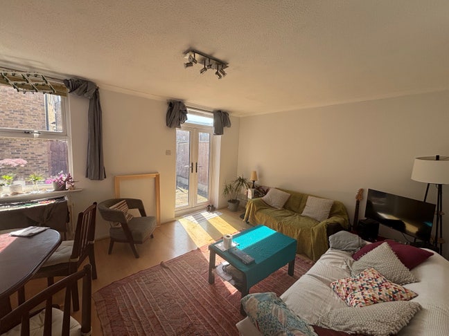 SurreyQuays Spacious Queer House  Main Photo