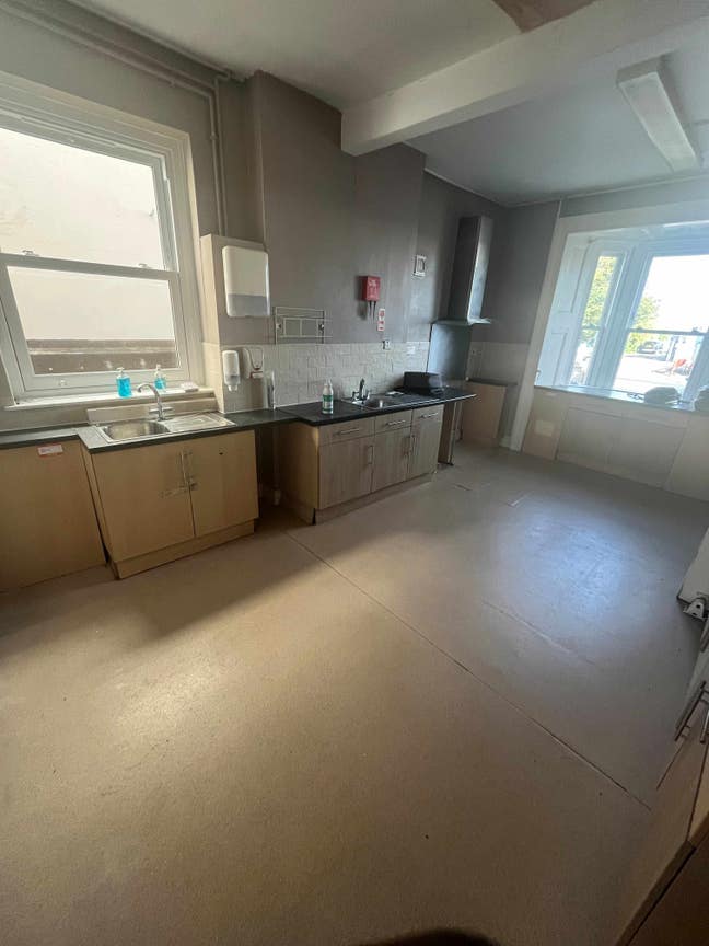 Guardianship: 4 Rooms Available In Gravesend DA11  Main Photo