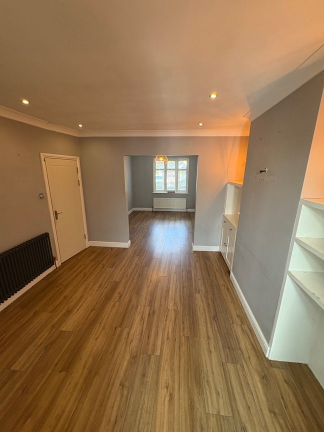 3 bedroom house Main Photo