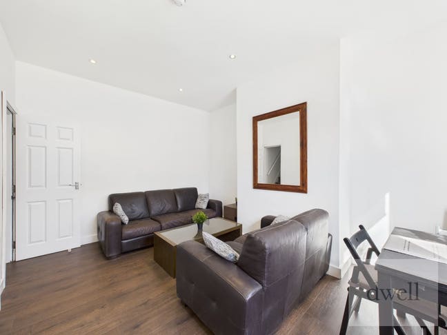 Ensuite Room in Burley - Recently Refrubished Main Photo
