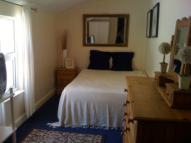  Large Double Room -Luxury House Romford  Main Photo
