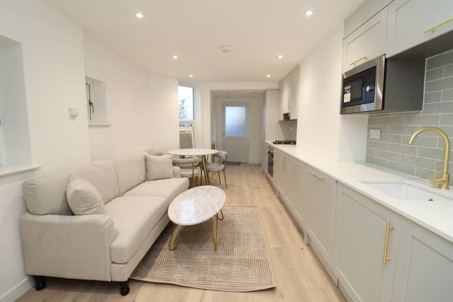 Ultimate Luxury in Charlton! 2 Bedrooms Only! Main Photo