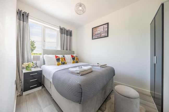 Clean, quiet double room in a great location Main Photo