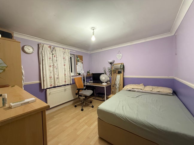 Double Room Available in a shared house Main Photo