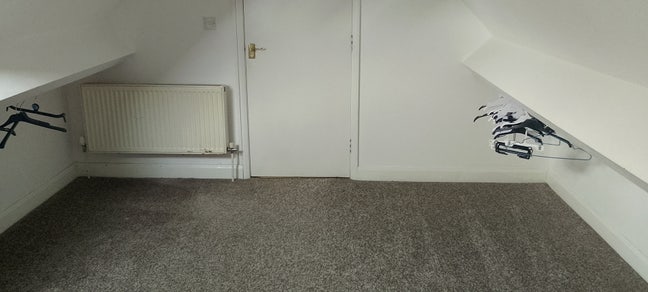 A double bed size room. Main Photo