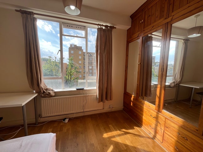 High ceiling double room, 5 min Paddington Main Photo