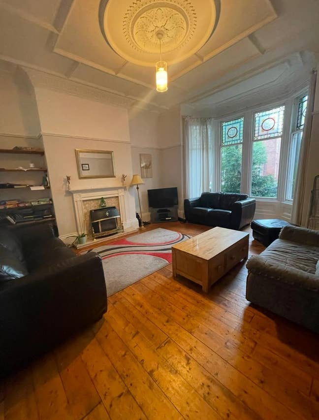 Double & en-suite rooms coming available Main Photo