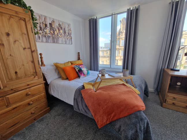 Incredible City Centre Apartment Main Photo
