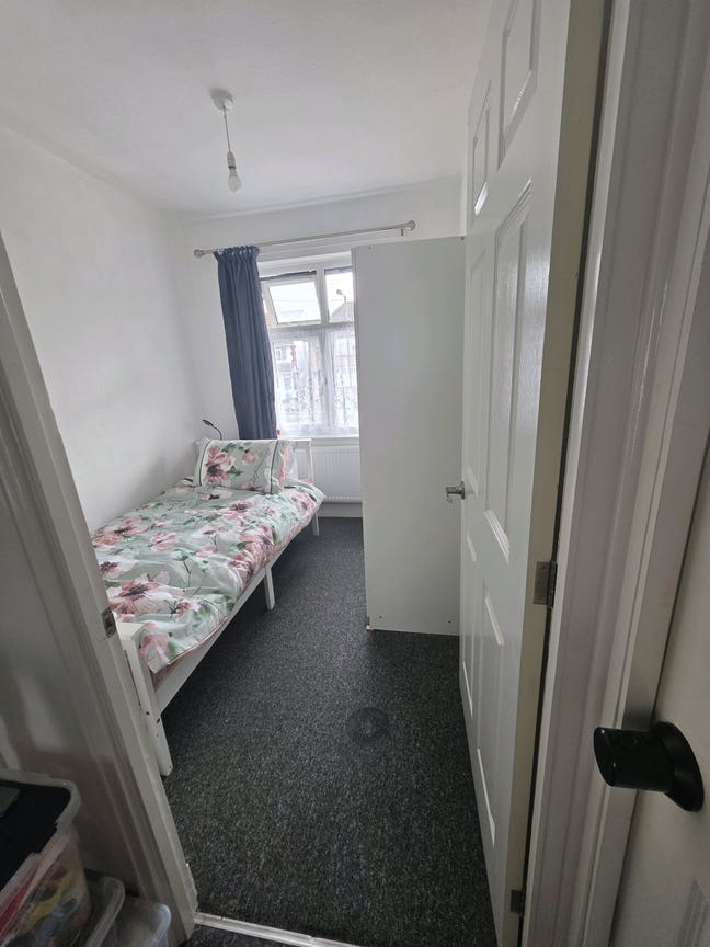 Single room Main Photo
