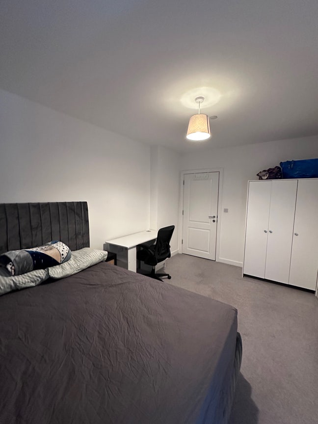 Short Term Let: Langdon Park DLR Main Photo