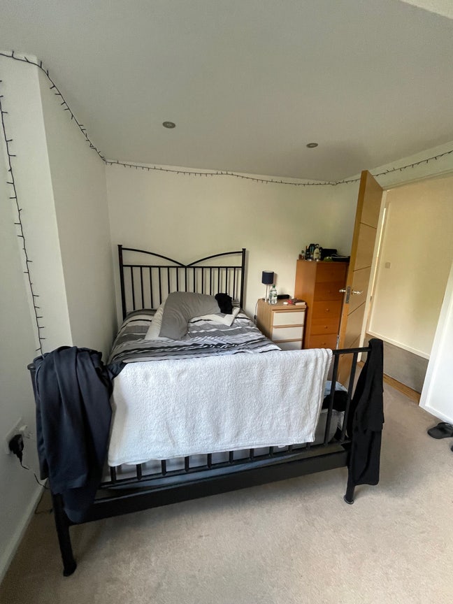 Double room to rent near city centre Main Photo
