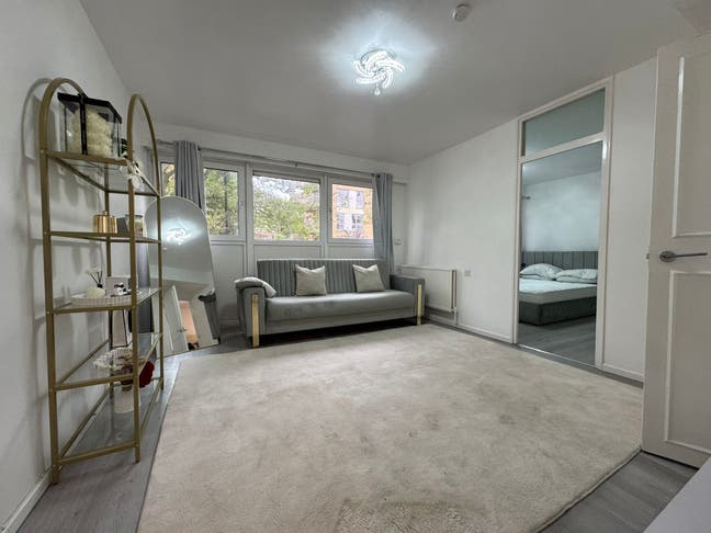 Modern 1 Bedroom Flat in Caledonian Road - N7 0JP Main Photo