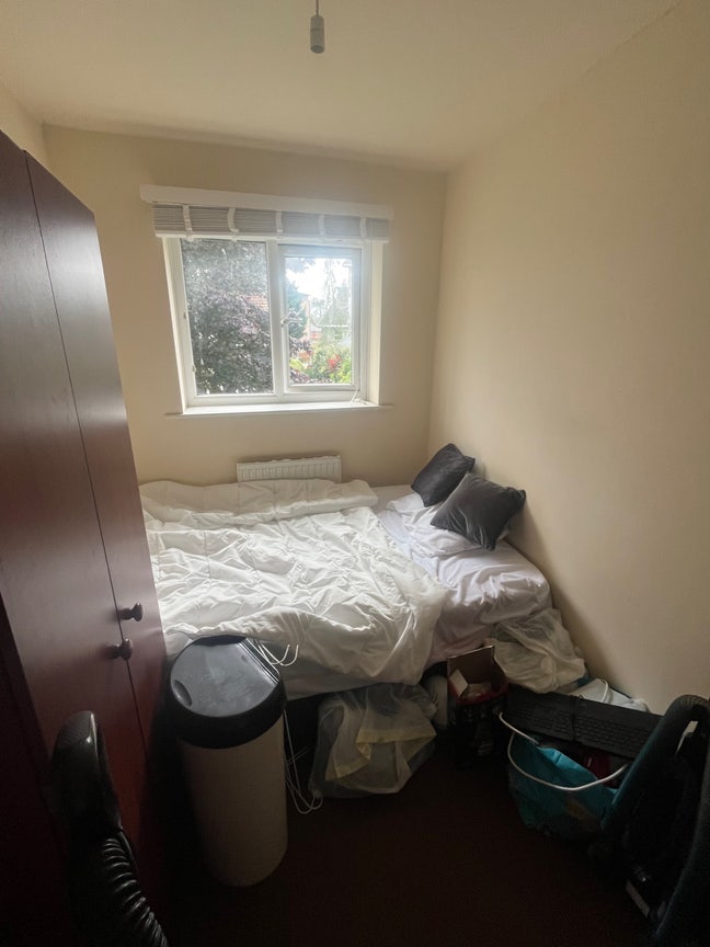 Spare room in 2 bed student house  Main Photo