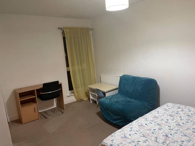 Room in house share.6 bedroom .4 toilets.3 shower Main Photo