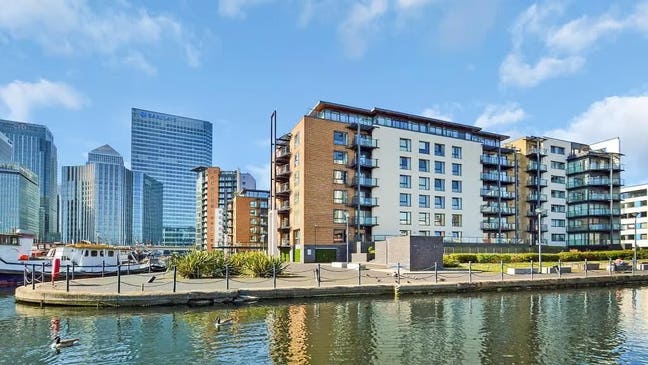 Luxury Rooms in the Heart of Canary Wharf-Book Now Main Photo