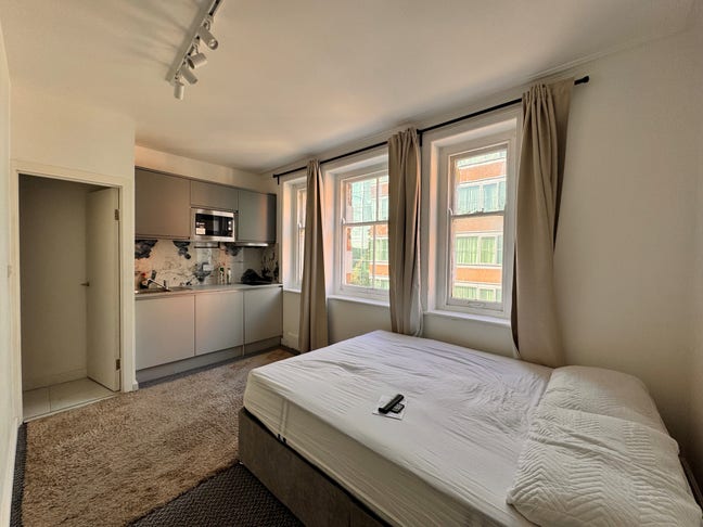 Furnished Studio Mins from Ealing Broadway Main Photo