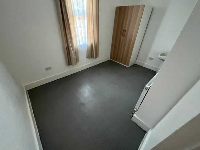 Single Room - 4 min walk to Jubilee Line Main Photo