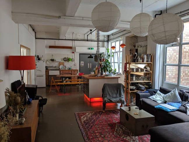 2 Double rooms in London Fields Warehouse Main Photo