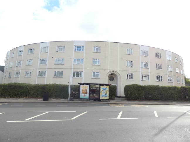 Lovely Two Bedroom  in E6 Main Photo