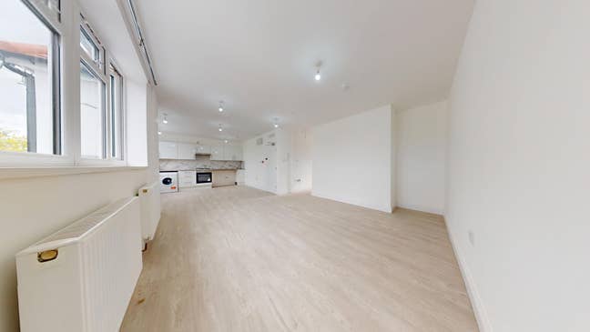 Brand New Flat In Chatsworth Road, £1800 PCM Main Photo