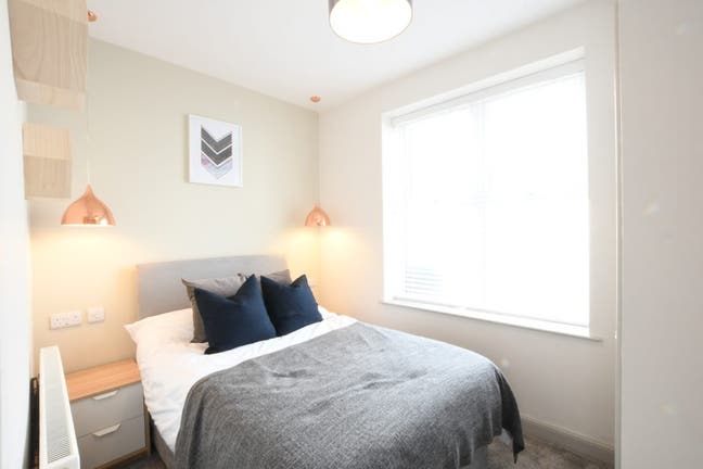 Modern Ensuite Room - close to Royce Royce Main Photo