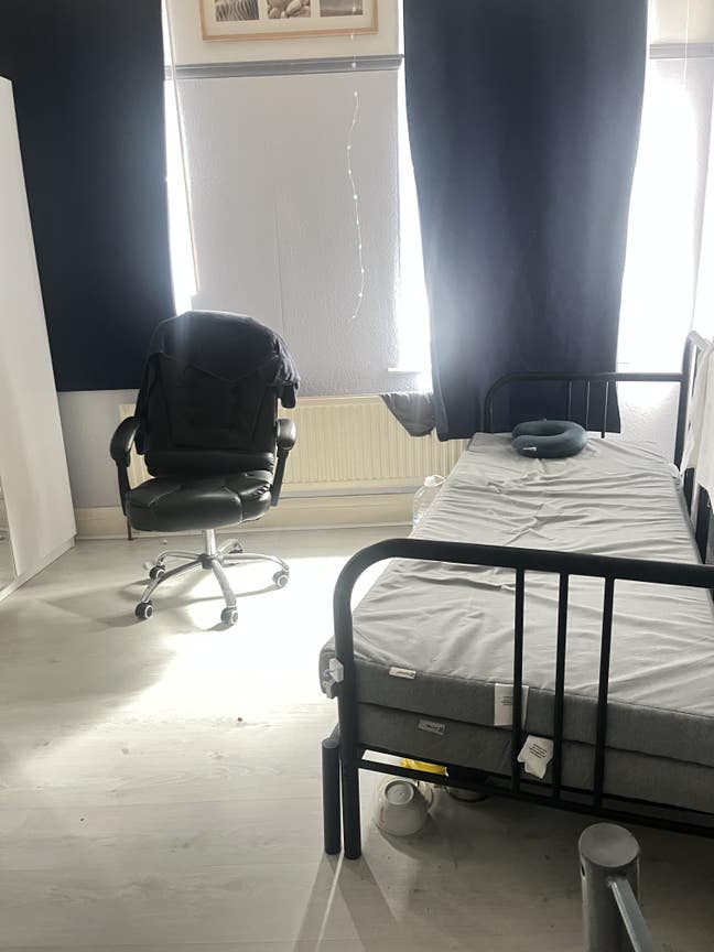 Spacious double bedroom for sharing  Main Photo