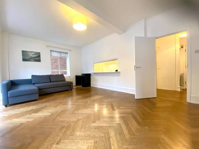 Spacious 1-Bed in Prime Marylebone Main Photo