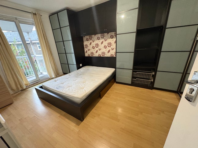New Flat in Best Area! Choose Ur Room Main Photo