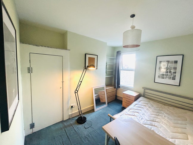 🏠 2 All Bills - Large Doubles - Lounge & Garden 🌳  Main Photo