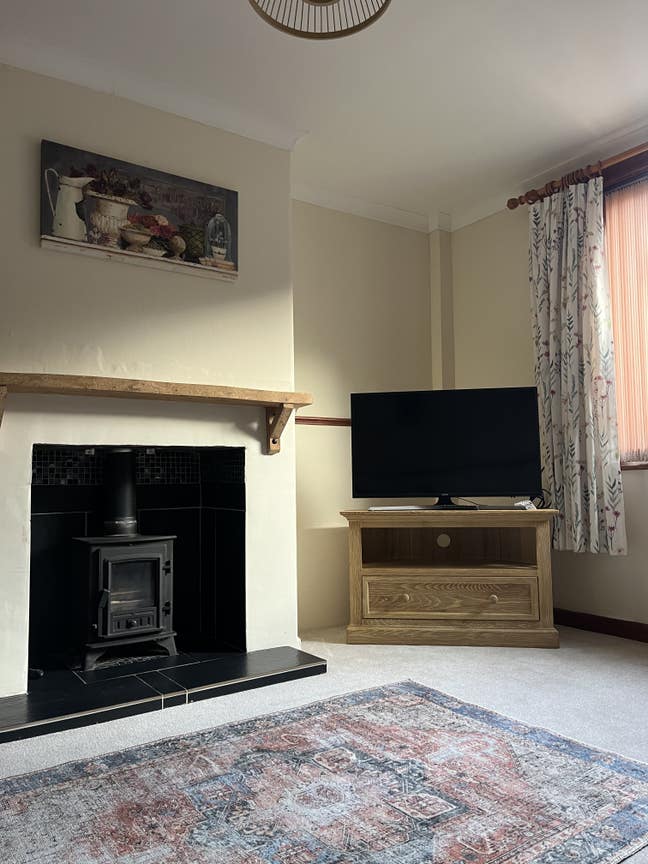 3 Double rooms in freshly decorated house Main Photo