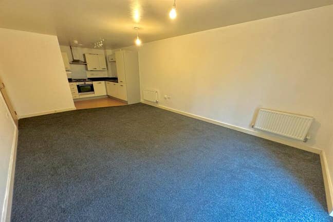 1 Bedroom Flat - Close to City Centre  Main Photo