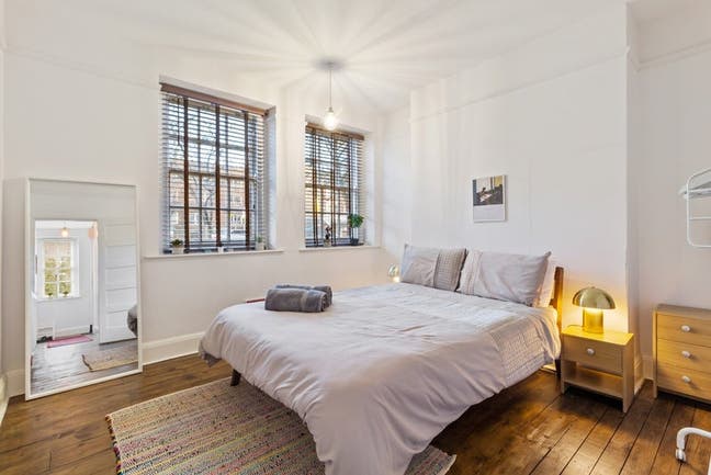 ✨ Bright Double Room in Refurbished 3-Bed Flat Main Photo