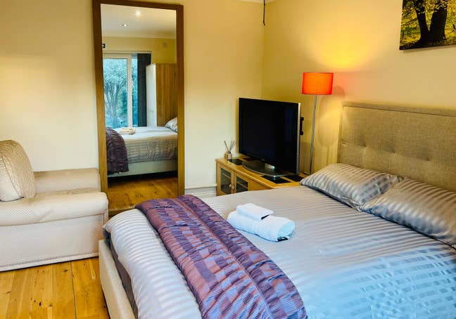 🏡 Beautiful Double with own shower** All Bills  Main Photo