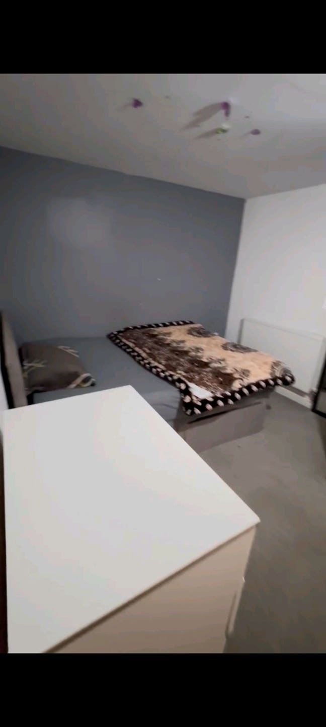 One double room available for £450 per month  Main Photo