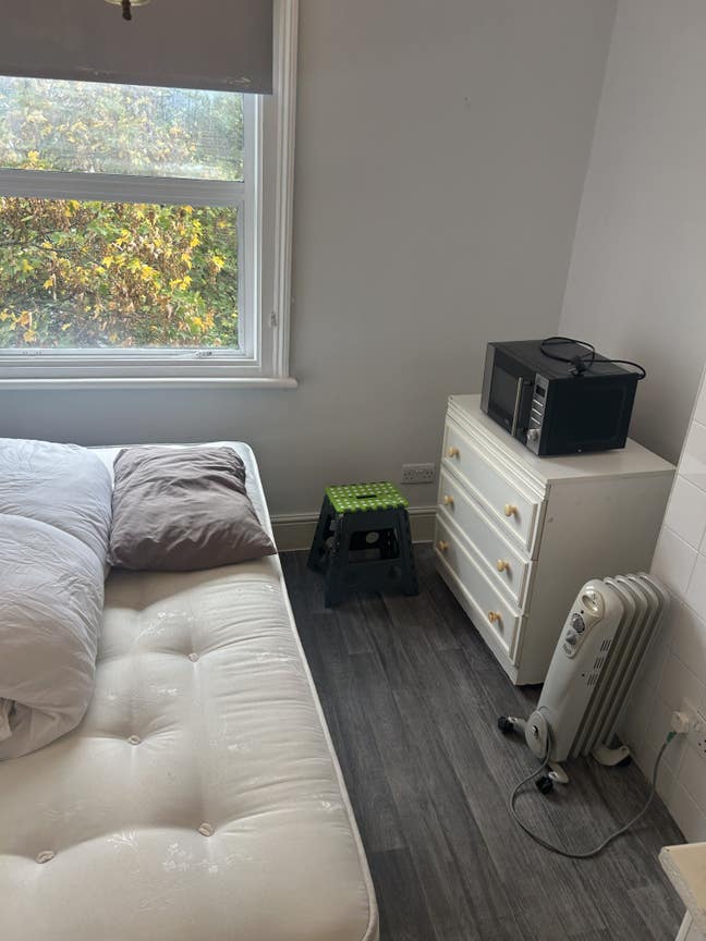 Studio Flat SW5 Main Photo