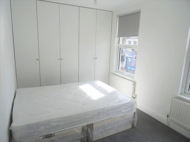 Spacious Double Room Wimbledon Main Photo