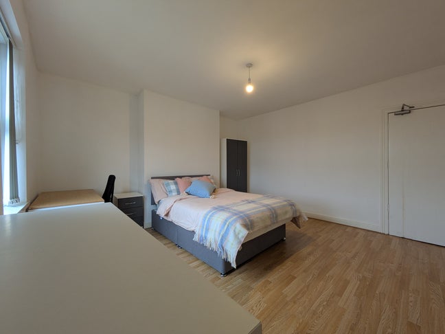 Room to Let in a Student/professional home Main Photo